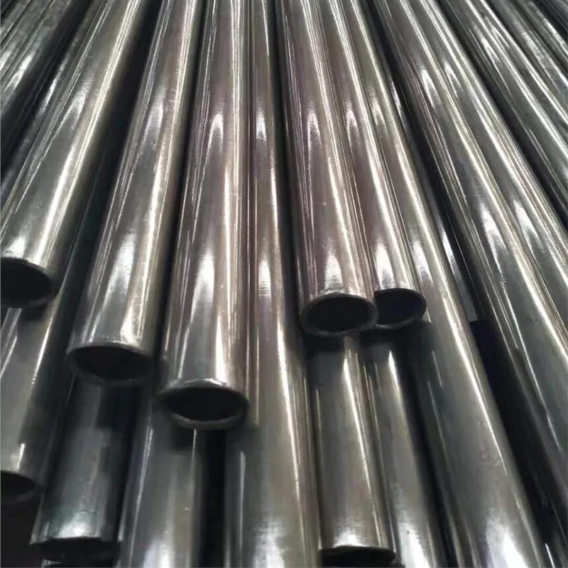 Qu'est-ce qui fait du tuyau sans soudure extrudé X5CrNi18-10 un choix fiable pour les applications industrielles ?