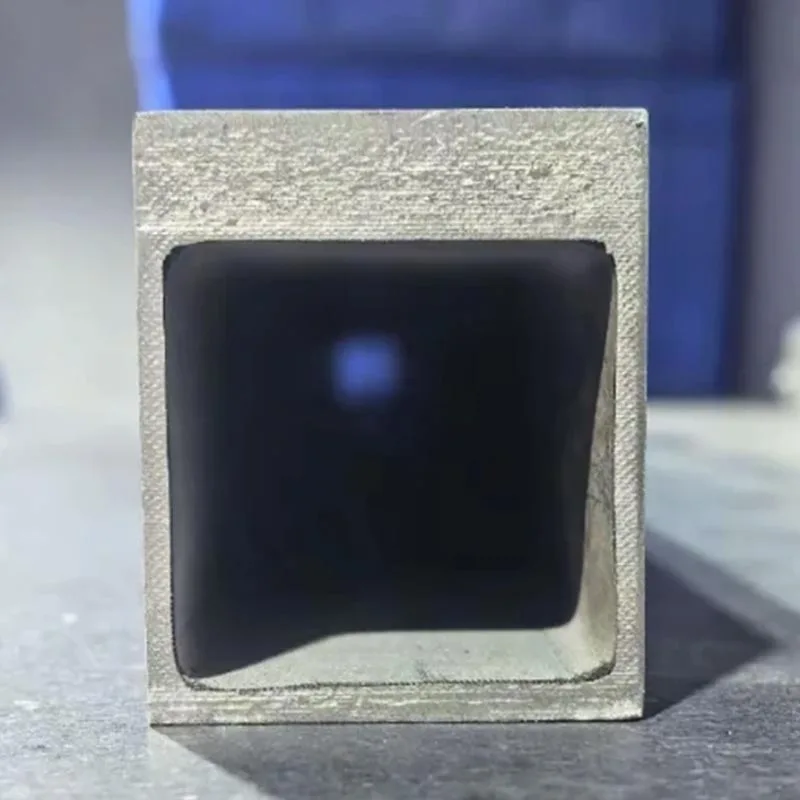 Tuyau carré extrudé à chaud en Inconel 718